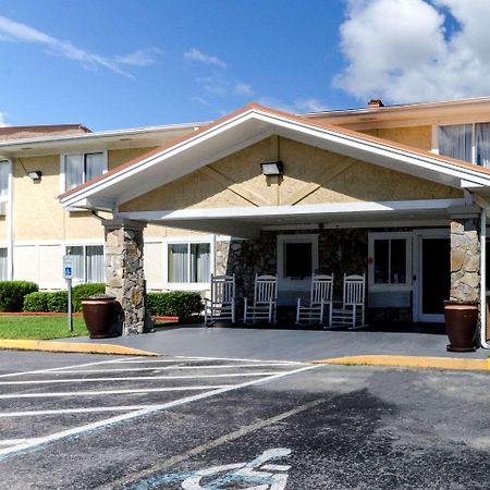 Rodeway Inn & Suites Jacksonville Near Camp Lejeune Exterior foto