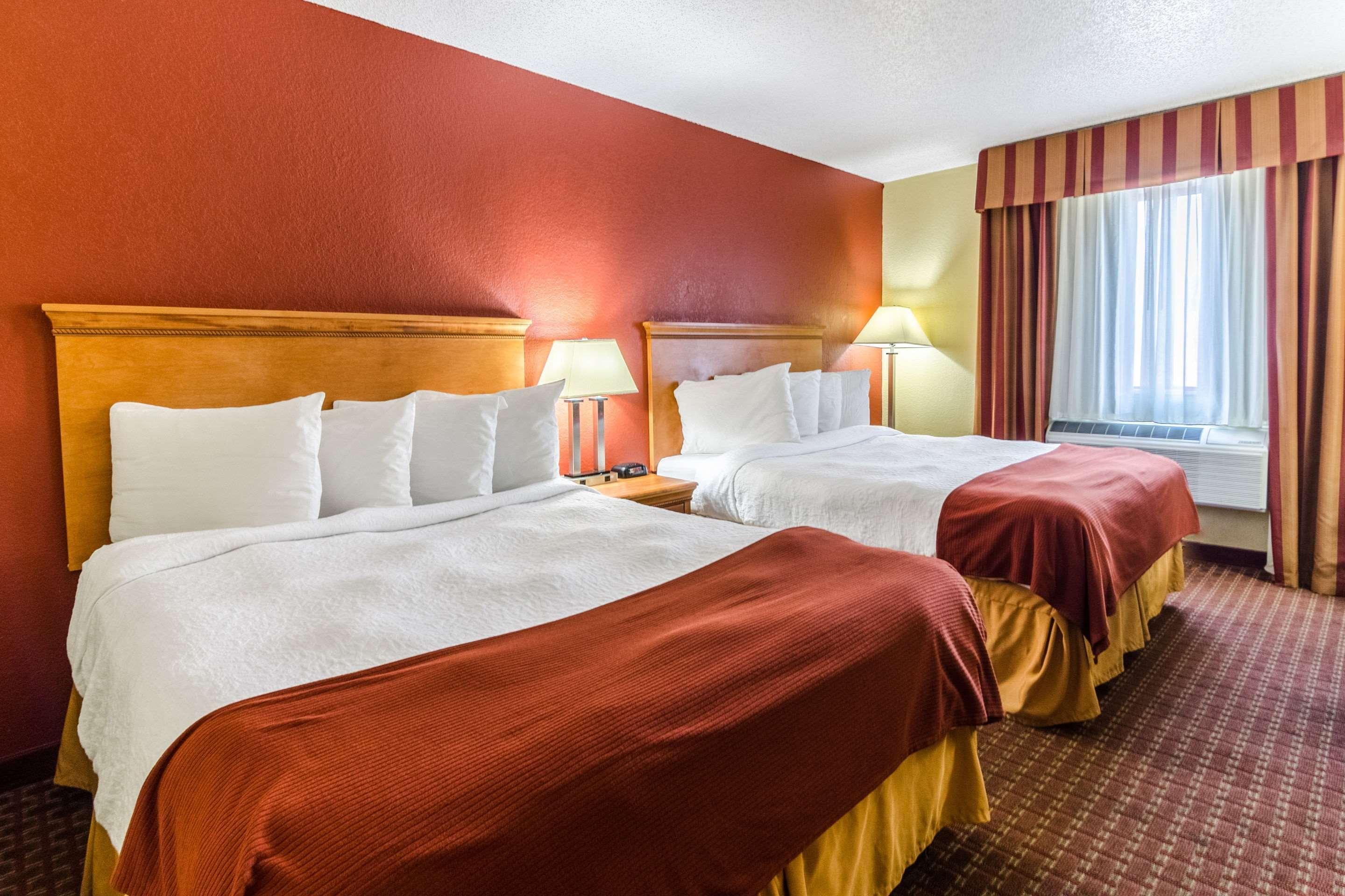 Rodeway Inn & Suites Jacksonville Near Camp Lejeune Exterior foto
