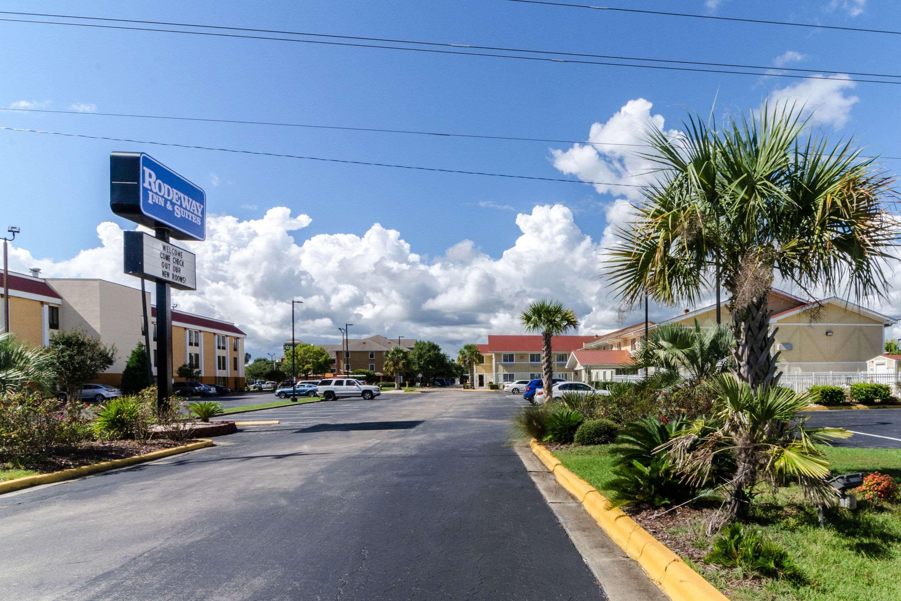 Rodeway Inn & Suites Jacksonville Near Camp Lejeune Exterior foto